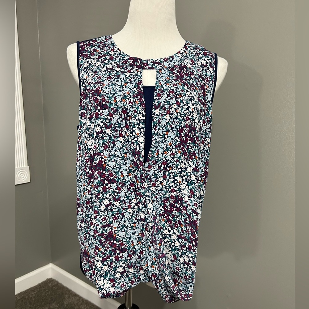 41 Hawthorn Clearwater, sleeveless, navy floral women’s L  blouse, new with tags